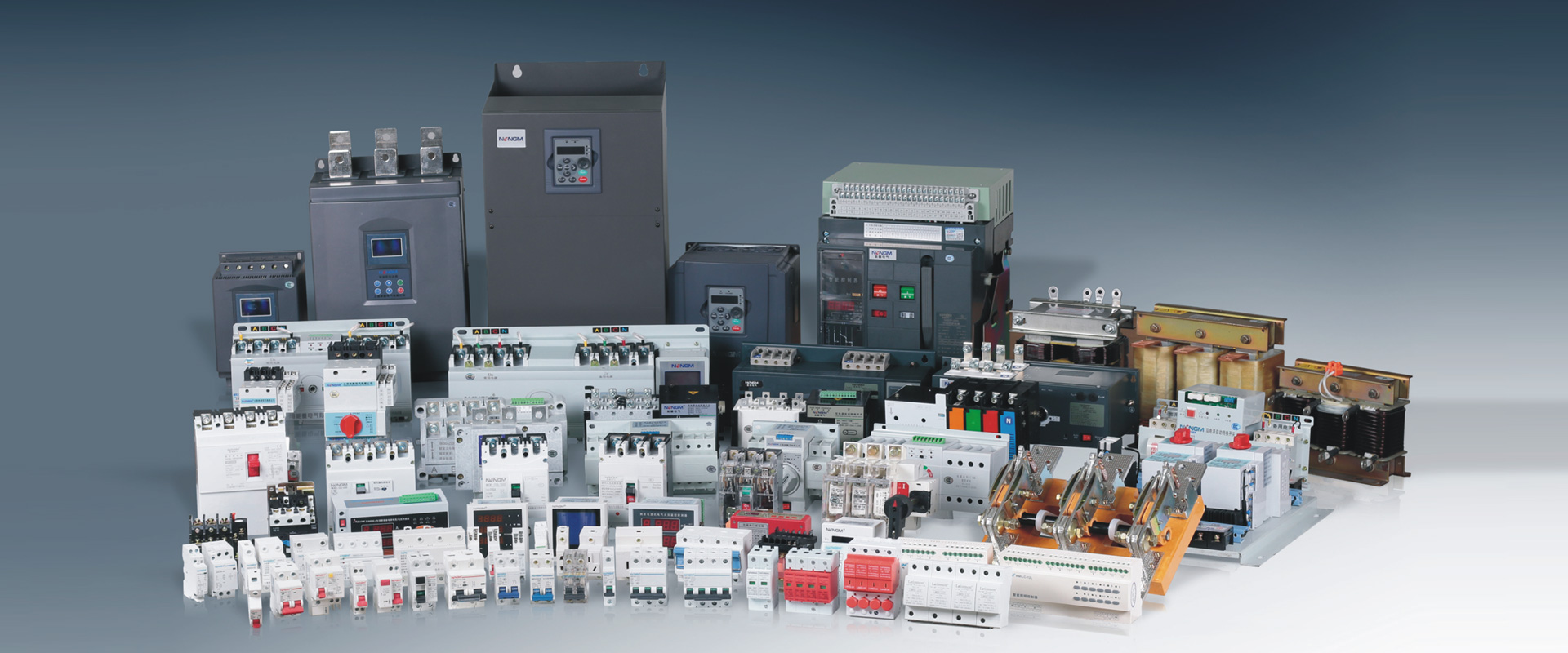 歡迎您來(lái)到專(zhuān)業(yè)的控制與保護(hù)開(kāi)關(guān)廠(chǎng)家-能曼電氣控制與保護(hù)開(kāi)關(guān)公司網(wǎng)站！公司專(zhuān)業(yè)生產(chǎn)各種控制與保護(hù)開(kāi)關(guān)等配電產(chǎn)品，歡迎大家聯(lián)系洽談合作!控制與保護(hù)開(kāi)關(guān)專(zhuān)線(xiàn):400-882-8558